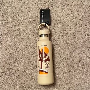 NWT Hydroflask National Parks Fdn Joshua Tree thermal flask- limited edition
